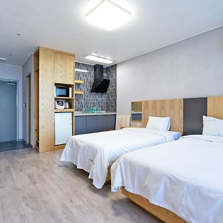 Gold Beach Resort Йосу Экстерьер фото