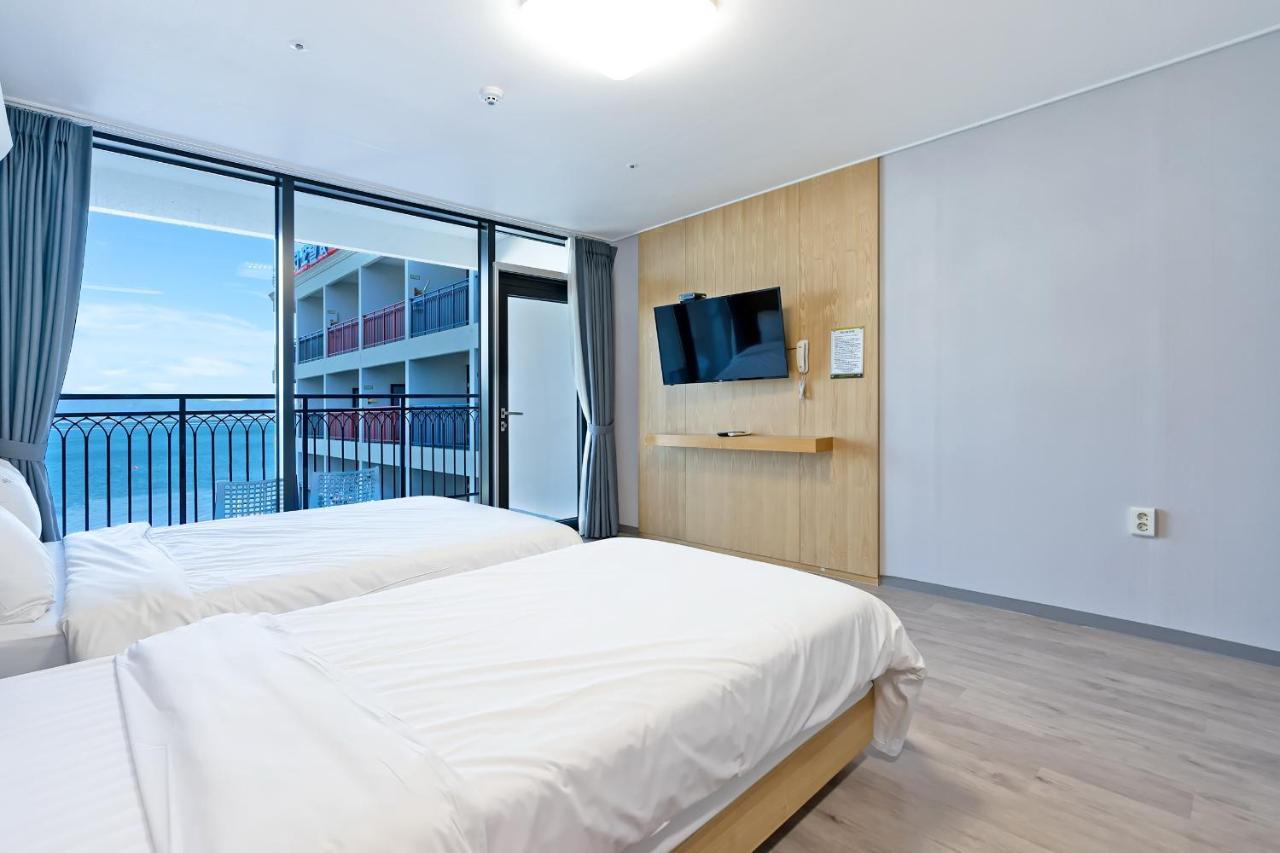 Gold Beach Resort Йосу Экстерьер фото