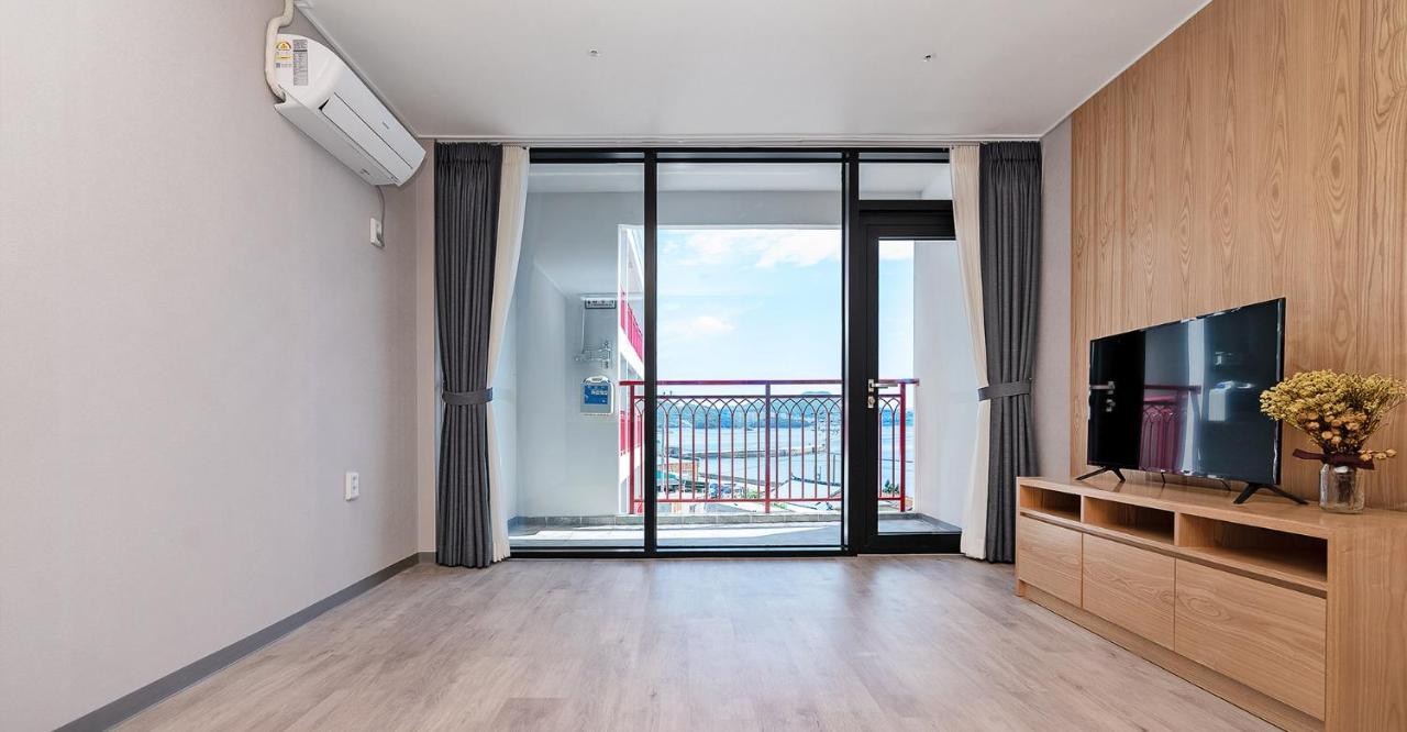Gold Beach Resort Йосу Экстерьер фото