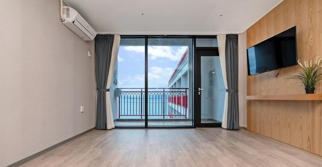 Gold Beach Resort Йосу Экстерьер фото