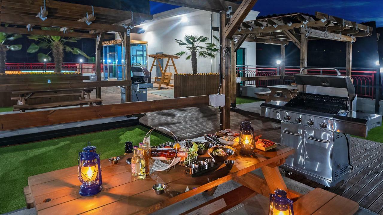 Gold Beach Resort Йосу Экстерьер фото