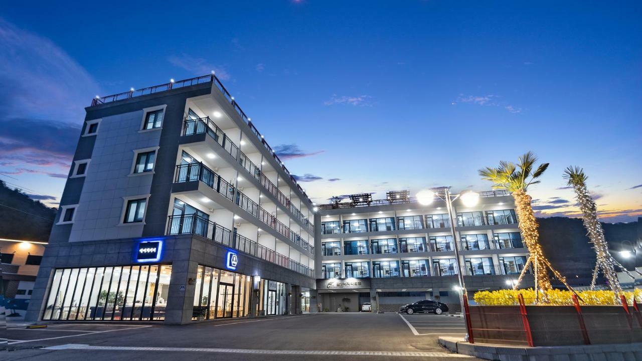 Gold Beach Resort Йосу Экстерьер фото